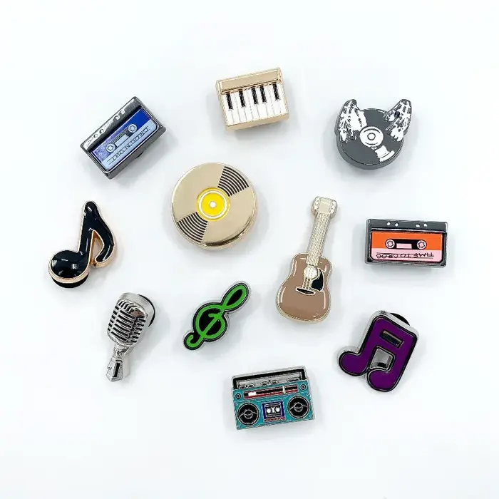 Breloques et accessoires 3D pour chaussures, thème instruments de musique (Piano, Violon), pour sabo