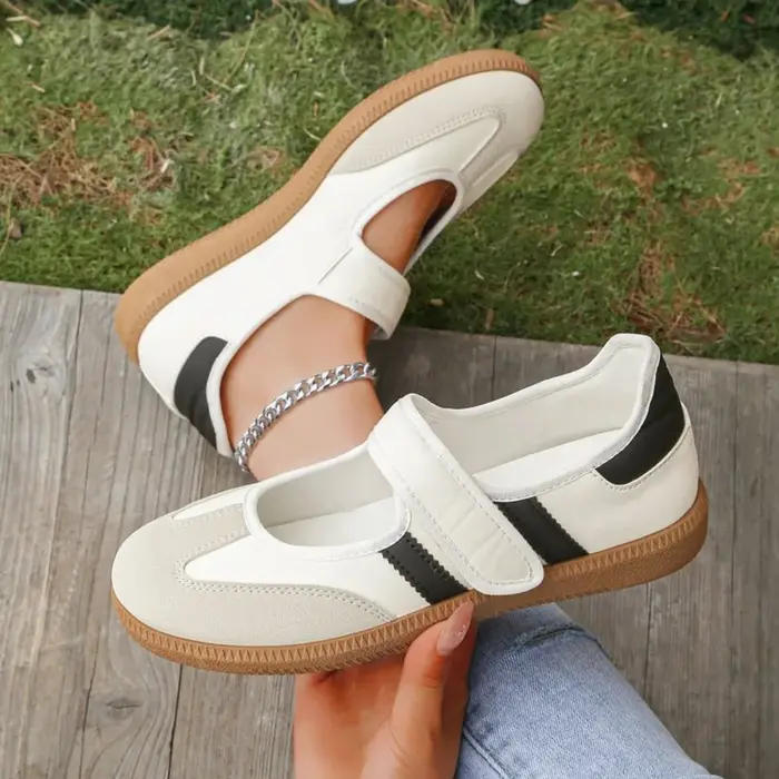 Baskets pour femmes 2026 Nouvelle mode Chaussures de créateur unies à bout peu profond Printemps Automne Mocassins à