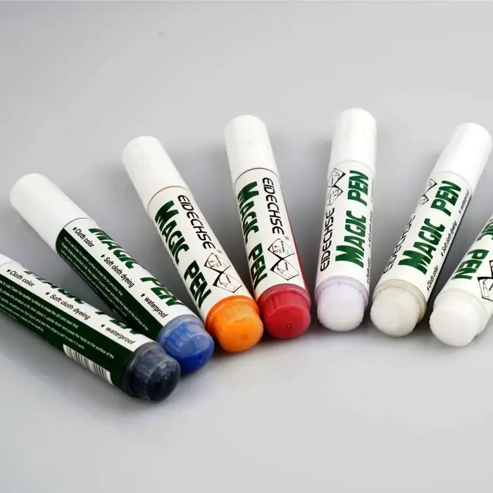 Stylo de réparation de couleur pour chaussures en toile