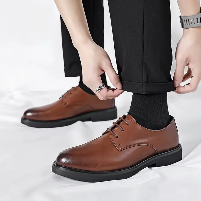 Chaussures de bureau en cuir Brogue classiques pour hommes