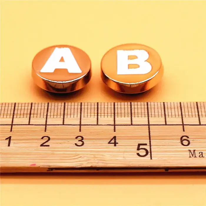 Alphabets originaux en métal, accessoires de chaussures, or rond de luxe, A à Z, 26 lettres libremen