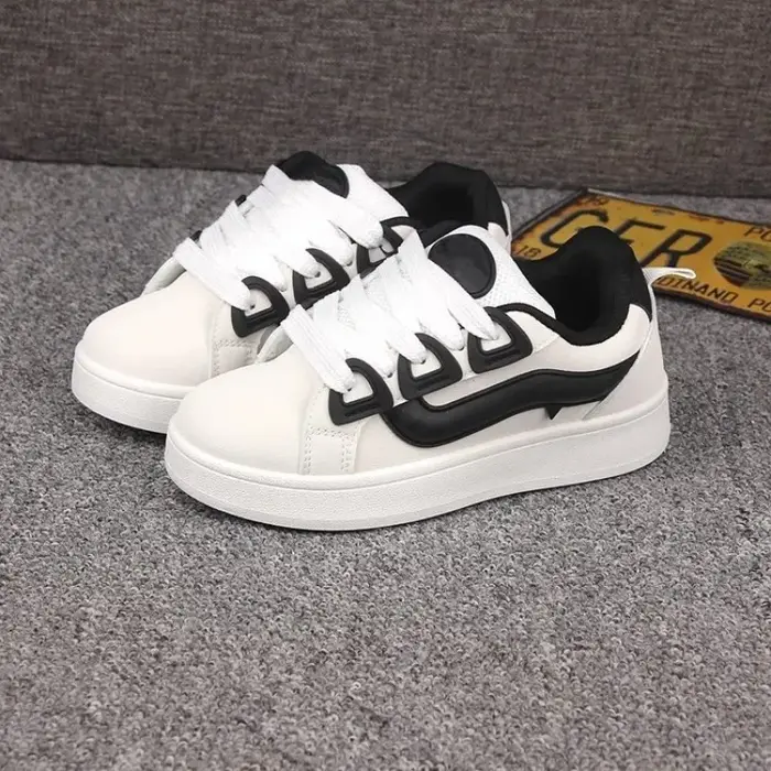 Nouvelles Chaussures Vulcanisées Noires pour Femmes 2025 – Baskets Décontractées à Plateforme Style Vintage Sportif