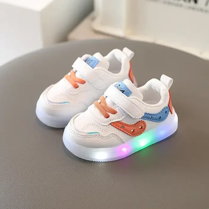 Tenis enfants Led chaussure garçons filles baskets éclairées chaussure lumineuse pour enfants à semelles souples respirant décontracté infantile enfant en bas âge bébé chaussures