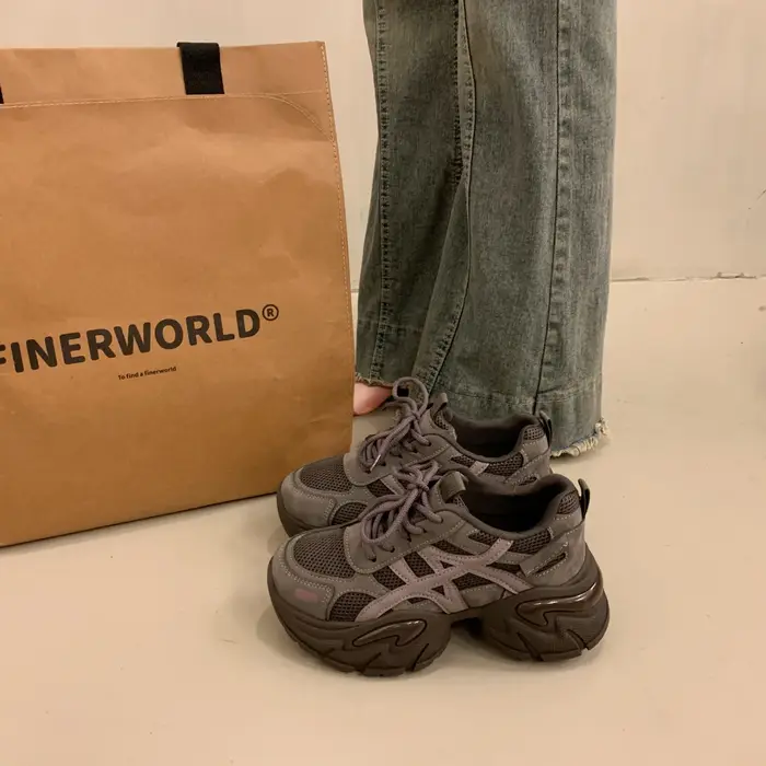 Chaussures de sport tendance à plateforme style 'Dad Shoes', confortables et respirantes, rehaussant