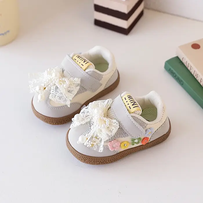 Chaussures de sport pour bébé avec nœud en dentelle