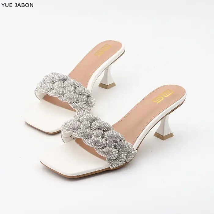 Chaussures d'été noires pour femmes, sandales à bout carré et ouvert, tressées argentées, ornées de cristaux, talons hauts tendance, sandales de créateur pour femmes