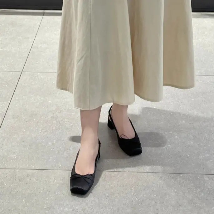 Escarpins slingback élégants en satin avec nœud