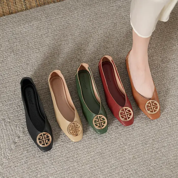 Nouvelles chaussures bateau pour femmes escarpins à talons bas en cuir véritable