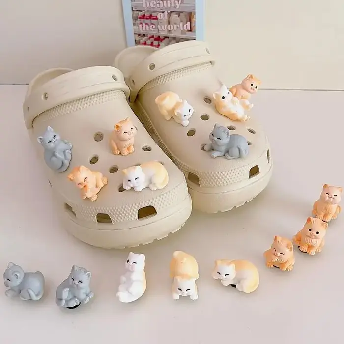 Breloques de chaussures chats 3D mignons