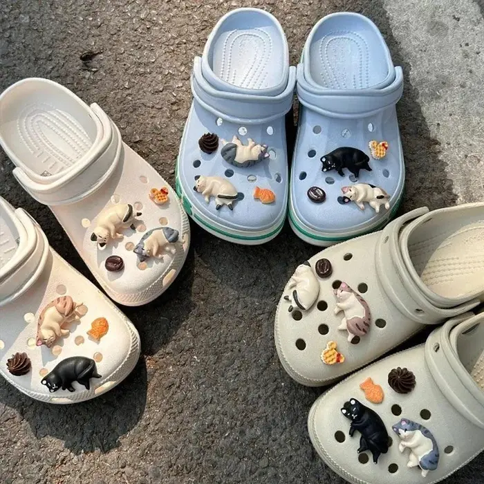 Lot de Breloques pour Chaussures Motif Chats de Dessin Animé Mignons - Accessoires de Créateur Polyvalents pour Sandales