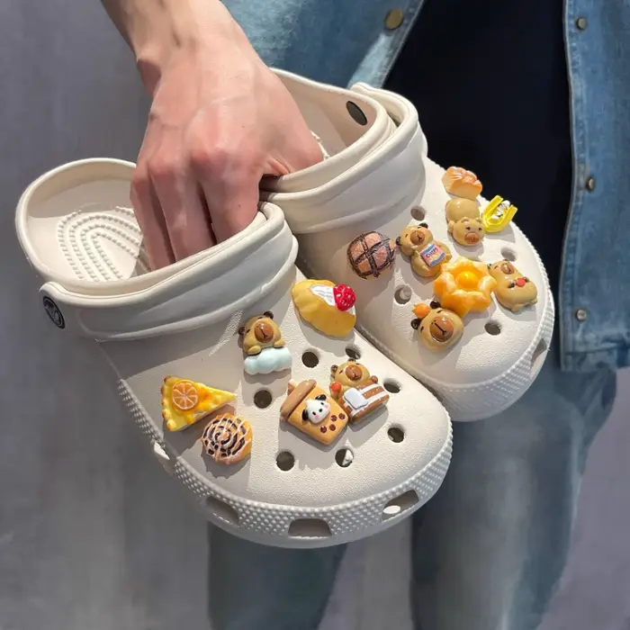 Breloques de chaussures pour Kapibara, bricolage, chaussures à trous, mignon capybara sur le thème alimentaire, sandales d'été, Clips, décorations pour femmes et filles, accessoires