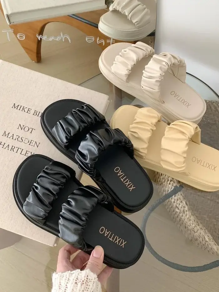 Diapositives avec talon extérieur été 2025 pantoufles pour femmes à hauteur douce et sandales pour d