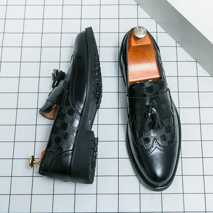 Chaussures de sport décontractées pour hommes Four Seasons, mocassins à franges originaux de créateur tendance, chaussures en cuir pointues pour affaires et tenues habillées, grande taille 48