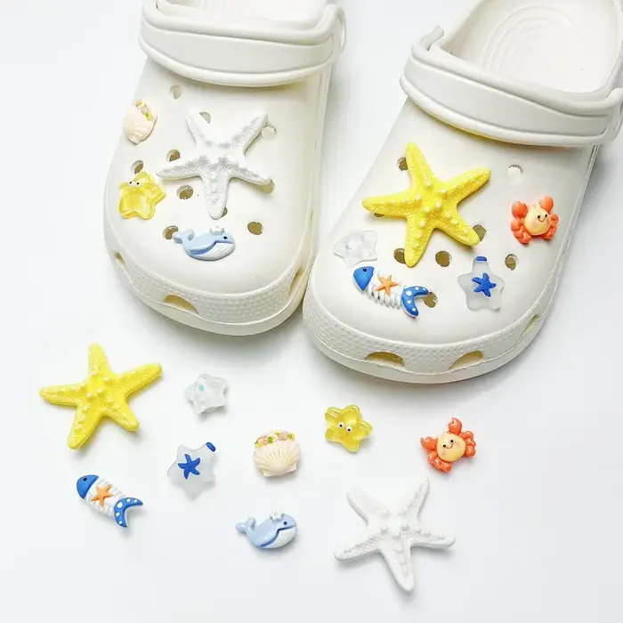Breloques DIY pour chaussures en forme de coquillages avec pierres de lave océaniques et pinces étoiles de mer pour sandales et chaussons d'été – Cadeau décoratif pour femme