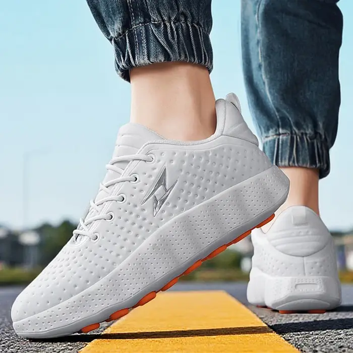Chaussures de sport respirantes et légères pour femmes avec technologie de massage par détection du pied