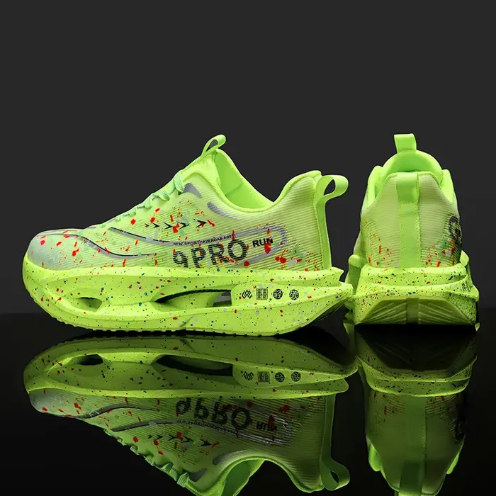 Nouvelle plaque de carbone hommes chaussure de course nuit Fluorescent amorti baskets femmes à lacets chaussures