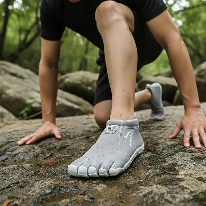 Chaussures d'eau à cinq doigts en néoprène durable, baskets pieds nus antidérapantes GallonShark pour les sports nautiques et l'entraînement en salle