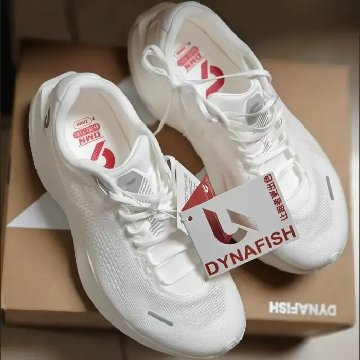 Chaussures de sport DYNAFISH Xiao Nian pour hommes et femmes, chaussures de course à semelle épaisse, légères, pour couples, chaussures de marche et de jogging, chaussures de gym souples.