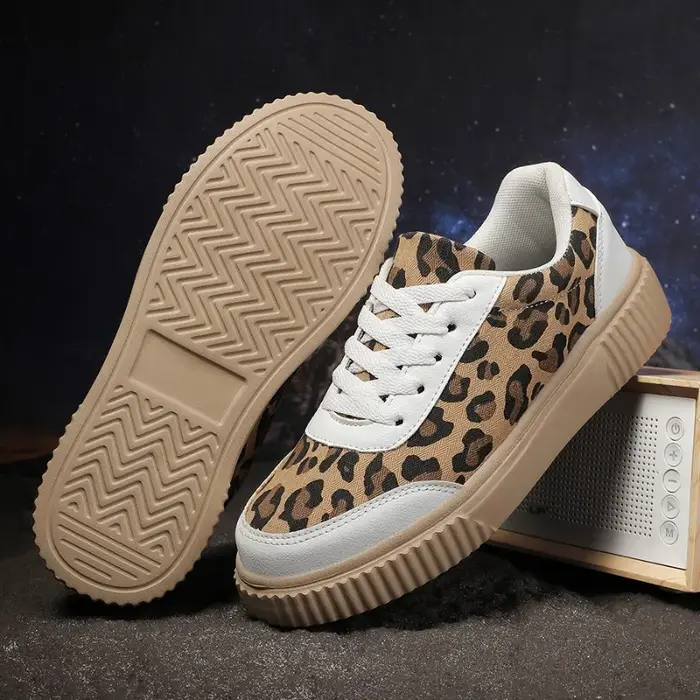 Nouvelles chaussures de sport pour femmes, baskets décontractées à imprimé léopard, confortables, à lacets, chaussures de course polyvalentes, chaussures de marche