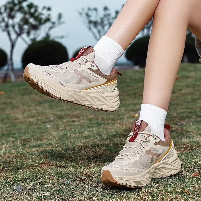Baskets pour femmes 2026 Nouvelle mode Chaussures de marche unisexe Chaussures pour femmes de haute qualité Marque respirante Chaussures d'entraînement et de randonnée en extérieur