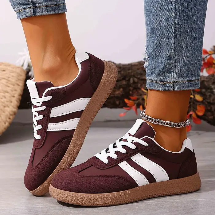 Baskets plates femme tendance rouge bordeaux 2026
