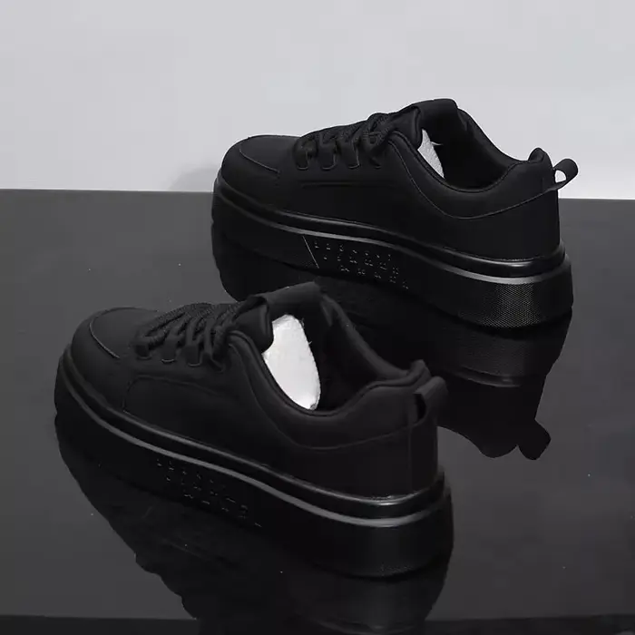 Baskets en cuir blanc à lacets pour hommes