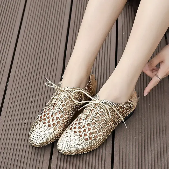 Chaussures plates en cuir véritable pour femmes, lacets, bout rond, découpes, tissage, dames, été, nouvelle arrivée
