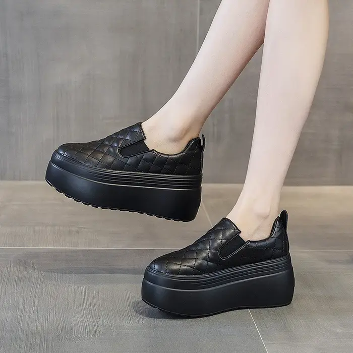 Plate-forme chaussures compensées printemps automne tête ronde couleur unie grosses baskets décontracté sans lacet mocassins Femininas 2025