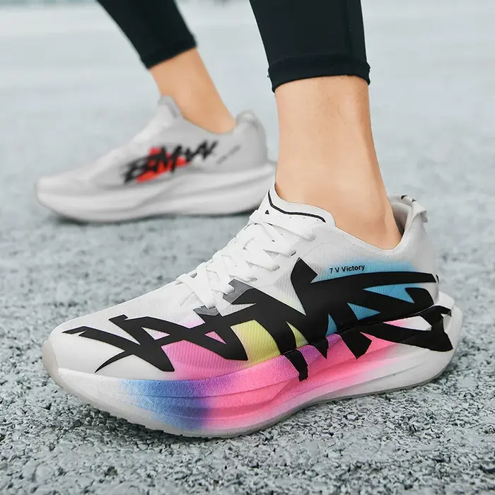 Chaussures de course pour hommes et femmes, baskets de sport professionnelles avec plaque en carbone, respirantes, légères, confortables, antidérapantes