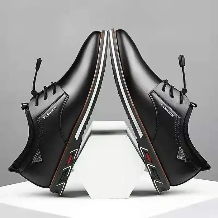 Chaussures en cuir PU de style britannique pour hommes