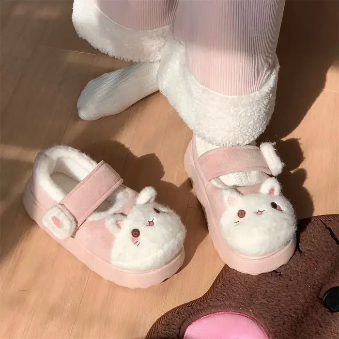 Chaussures patte de chat de dessin animé