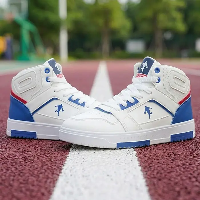 Sneakers blanches à tige haute pour homme, chaussures de skate décontractées à lacets pour le street