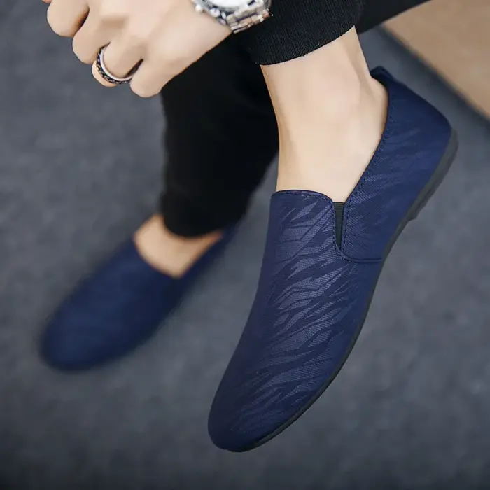Chaussures pour hommes nouveaux hommes à la mode toile respirant chaussures de marche à fond plat avec chaussures de sport légères baskets pour hommes