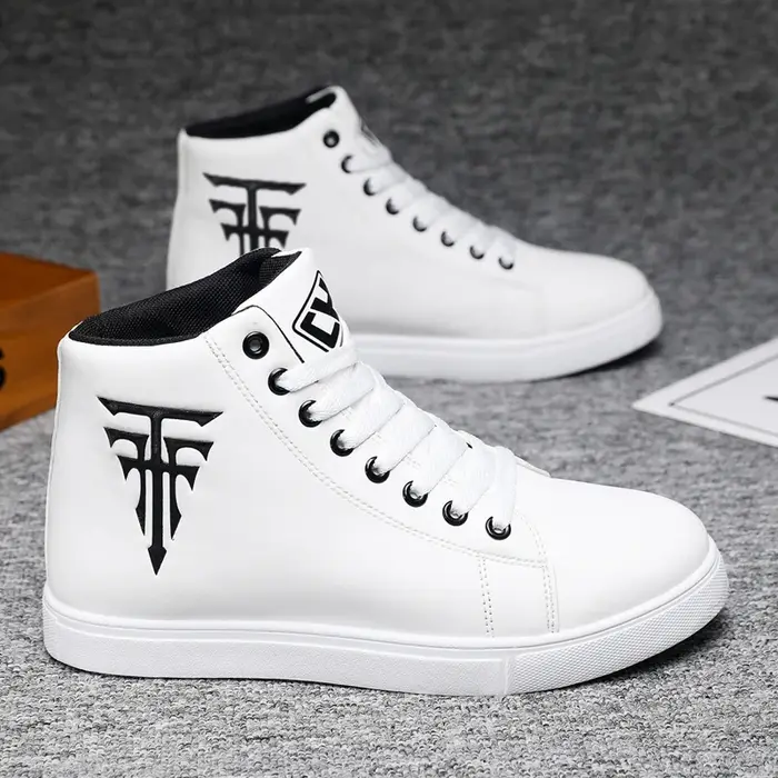 [Chaussures de sport] Une paire