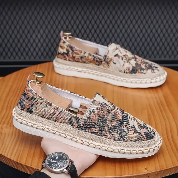 Chaussures plates pour hommes