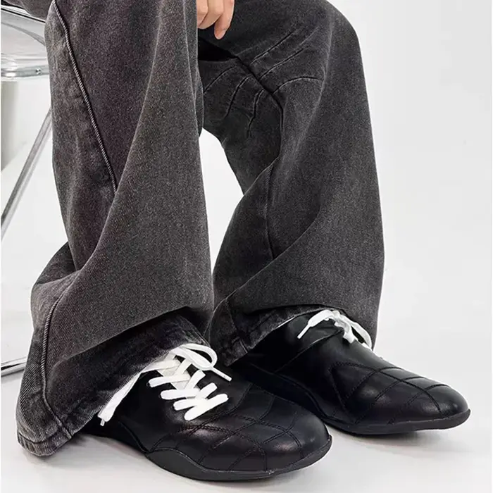2025 marque femmes noir style football décontracté baskets chaussures plates pour homme lacets chics