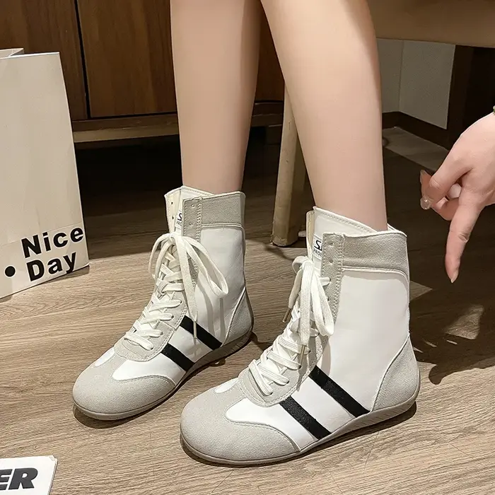 2025 baskets pour femmes mode haut de gamme allemand formation femme chaussures rétro bout rond à lacets bottes de boxe pour les femmes