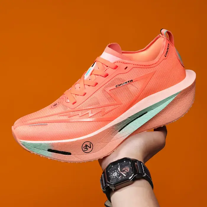 Chaussures de course spécialisées planche de carbone Marathon hommes sport respirant léger femmes confortables baskets athlétiques