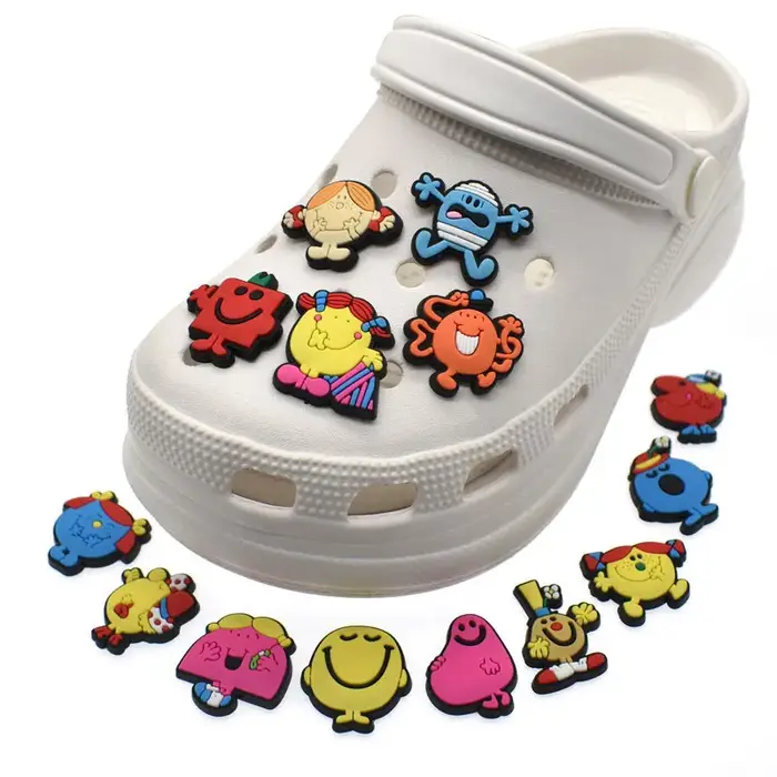 Breloques de chaussures colorées à l'effigie de personnages de dessins animés