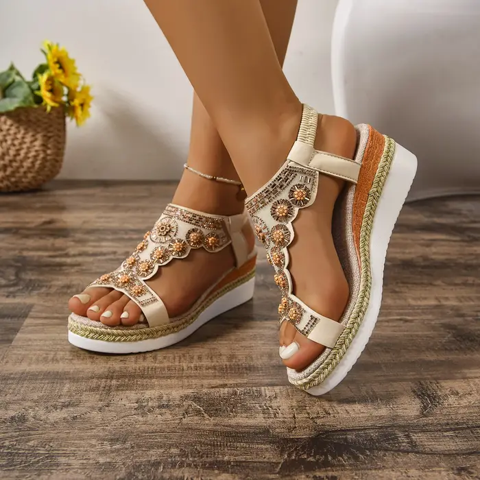 Sandales compensées vintage à rivets pour femme