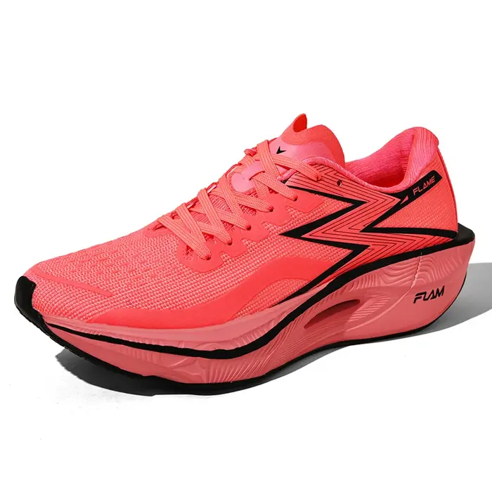 Chaussures de course à pied avec semelle en carbone