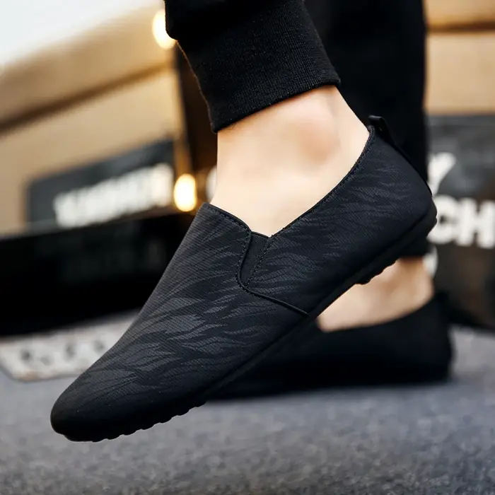 Chaussures pour hommes nouveaux hommes à la mode toile respirant chaussures de marche à fond plat avec chaussures de sport légères baskets pour hommes