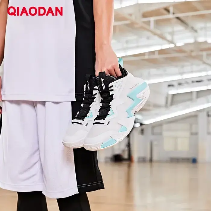 QIAODAN PoYing 2 chaussures de basket-ball professionnelles hommes 2025 mode élégant coussin antidérapant