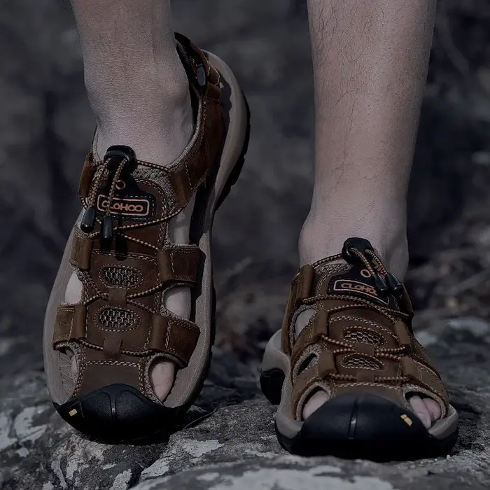 CLOHOO sandales pour hommes faites à la main fond épais en caoutchouc respirant décontracté chaussures de plage à enfiler en cuir Version améliorée