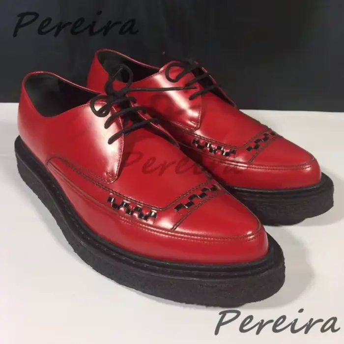 Chaussures Derby en cuir rouge brillant à lacets