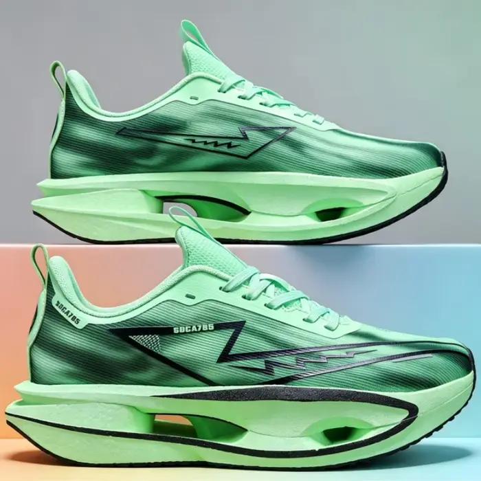 Chaussures de course avec plaque en carbone