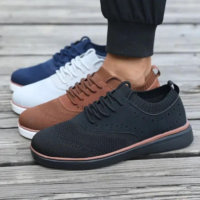 Les chaussures de course pour hommes sont légères classiques en maille