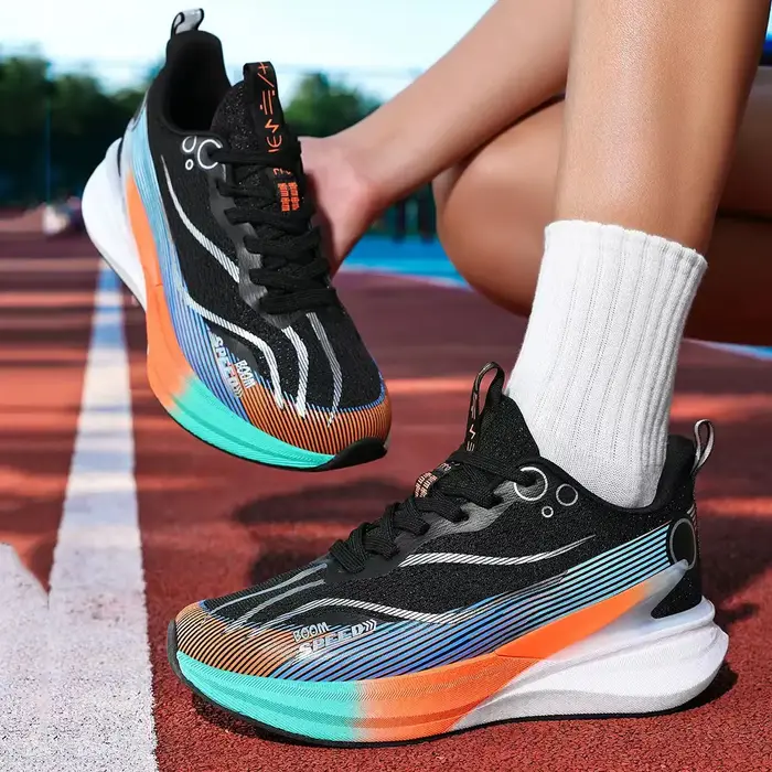 Chaussures de course pour hommes 2026 à succès avec technologie de plaque en carbone