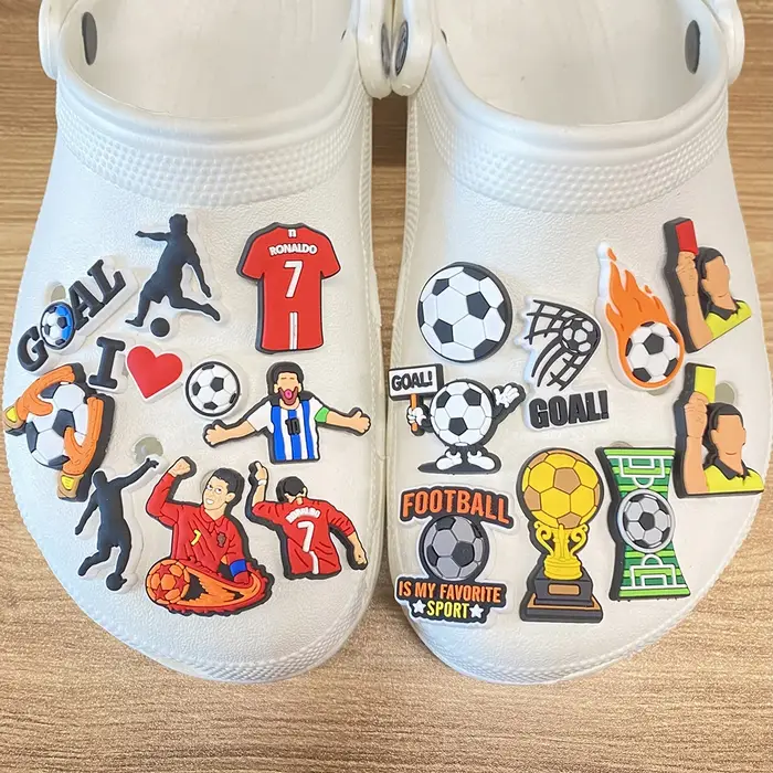 18-36 Breloques de chaussures Série Stars de football pour sabots