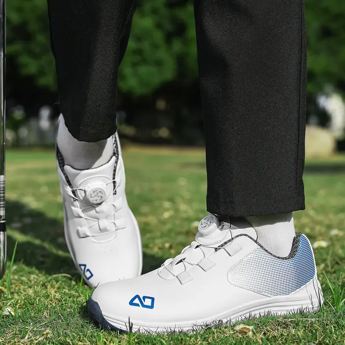 Chaussures de golf pour une utilisation en plein air élégante